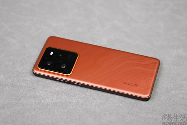 宏图优配 真我GT8 Pro迎来爆料，搭载2亿像素潜望长焦